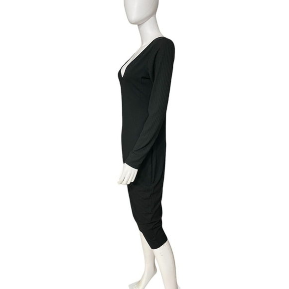 Women’s Black V Neck Long Sleeve Dress
New - Picture 3 of 8